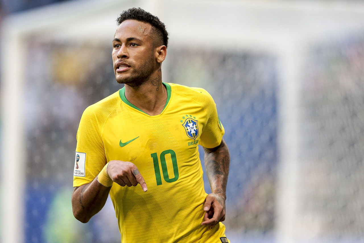 人关注的莫 人关注的莫